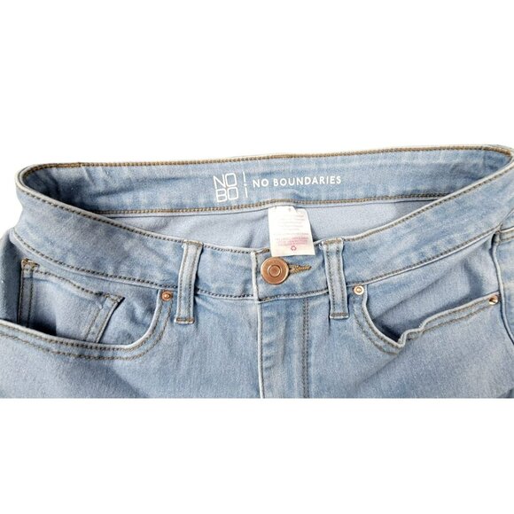 No Boundaries Junior Jeans Light Blue Wash Size 9 Tapered Slim Leg JH1198 - Picture 3 of 3